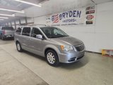 Used 2014 Chrysler Town & Country Touring image 2