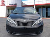 Used 2017 Toyota Sienna LE image 3