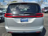 Used 2023 Chrysler Pacifica Touring-L image 4