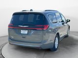 Used 2022 Chrysler Pacifica Touring-L image 4