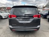Used 2018 Chrysler Pacifica Touring-L image 5