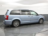 Used 2013 Chrysler Town & Country Touring-L w/ Driver Convenience Group image 2