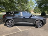 Used 2025 Chevrolet Trax RS w/ Sunroof Package image 2