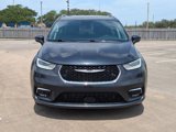 Used 2021 Chrysler Pacifica Touring-L image 2