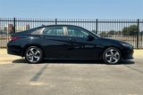 Used 2023 Hyundai Elantra SEL w/ Convenience Package image 3