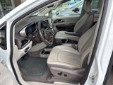 Used 2018 Chrysler Pacifica Touring-L w/ Advanced Safetytec Group image 5