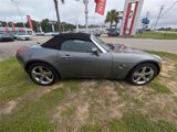 Used 2007 Pontiac Solstice Convertible w/ Premium Package image 2