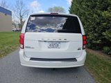 Used 2017 Dodge Grand Caravan SXT image 4