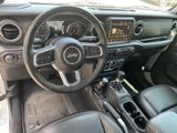 Used 2022 Jeep Gladiator Overland w/ Popular Equipment Package image 4