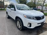 Used 2015 Kia Sorento LX image 2