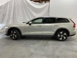 Used 2020 Volvo V60 T5 Cross Country image 2