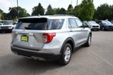 Used 2022 Ford Explorer XLT w/ Equipment Group 202A image 6