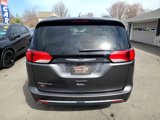 Used 2017 Chrysler Pacifica Touring-L image 4