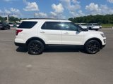 Used 2017 Ford Explorer XLT w/ Equipment Group 202A image 6