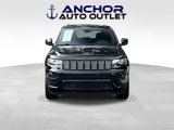 Used 2017 Jeep Grand Cherokee Altitude image 2