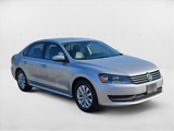 Used 2014 Volkswagen Passat S image 3