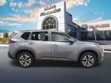 Used 2023 Nissan Rogue SV image 2