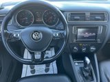 Used 2017 Volkswagen Jetta SE image 3