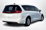 Used 2023 Chrysler Pacifica Touring-L image 5