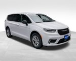 New 2025 Chrysler Pacifica Select image 3