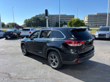 Used 2017 Toyota Highlander LE image 5
