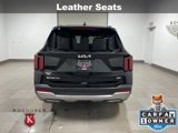 Used 2024 Kia Sorento S image 5