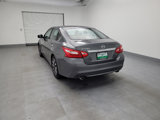 Used 2017 Nissan Altima 2.5 SL w/ Moonroof Package image 5