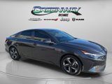 Used 2023 Hyundai Elantra Limited image 2