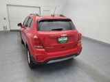 Used 2020 Chevrolet Trax LT w/ LT Convenience Package image 6