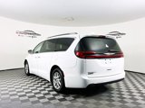 Used 2021 Chrysler Pacifica Touring-L image 6