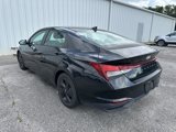 Used 2021 Hyundai Elantra SEL w/ Convenience Package image 3