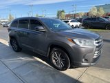 Used 2018 Toyota Highlander XLE image 3