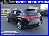 Used 2018 Lincoln MKT AWD image 4