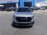 Used 2024 GMC Terrain SLE w/ Driver Convenience Package image 3