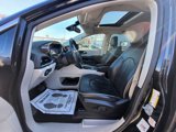 Used 2022 Chrysler Pacifica Limited image 3