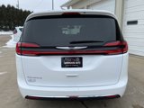Used 2022 Chrysler Pacifica Touring-L image 6
