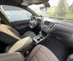 Used 2019 Chevrolet Equinox LT image 2