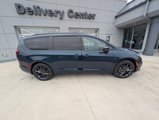 New 2025 Chrysler Pacifica Limited image 4