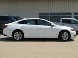 Used 2023 Chevrolet Malibu LT image 2