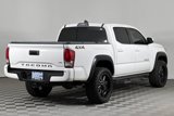 Certified 2017 Toyota Tacoma TRD Off-Road image 4