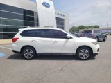 Used 2019 Nissan Pathfinder SV image 2