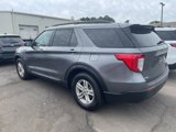 Used 2022 Ford Explorer XLT image 3