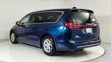 Used 2023 Chrysler Pacifica Touring-L image 5
