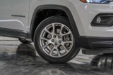 Used 2023 Jeep Compass Latitude image 3
