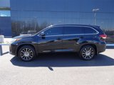 Used 2017 Toyota Highlander SE image 2