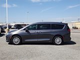 Used 2018 Chrysler Pacifica Touring-L Plus image 4