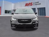 Used 2023 Chrysler Pacifica Touring-L image 2