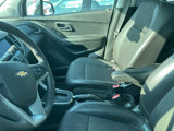 Used 2022 Chevrolet Trax LT w/ LT Convenience Package image 5