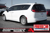 New 2025 Chrysler Pacifica Select image 3