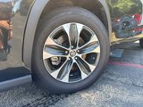 Used 2021 Toyota Highlander XLE image 2